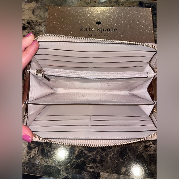 Kate Spade Glimmer Boxed Large Continental Wallet♠️✨ - Picture 4 of 9